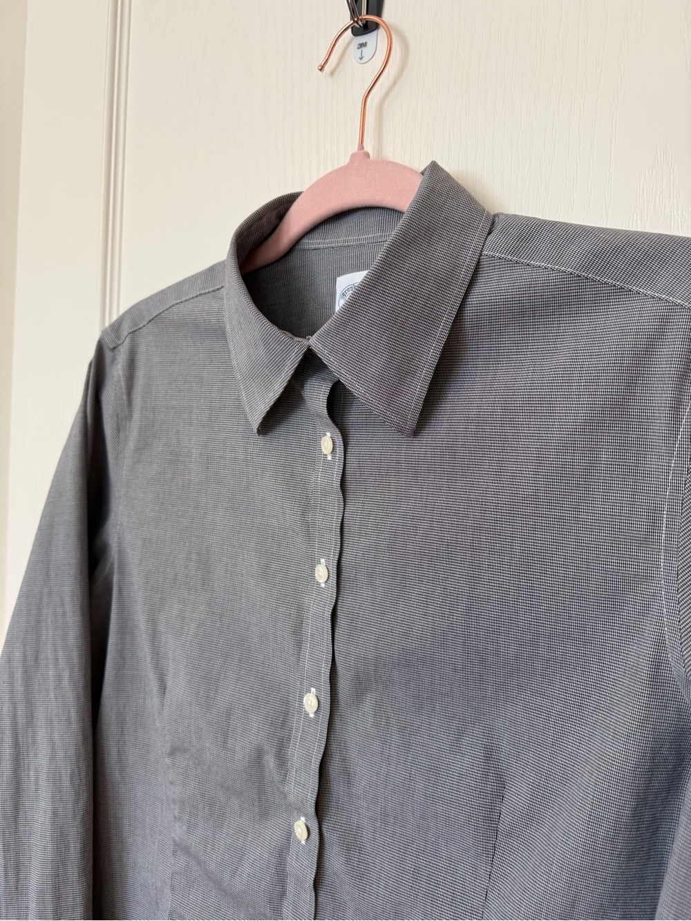 Brooks Brothers Black and White Non-Iron Stretch Women's Button-Down Shirt - Picture 2 of 8